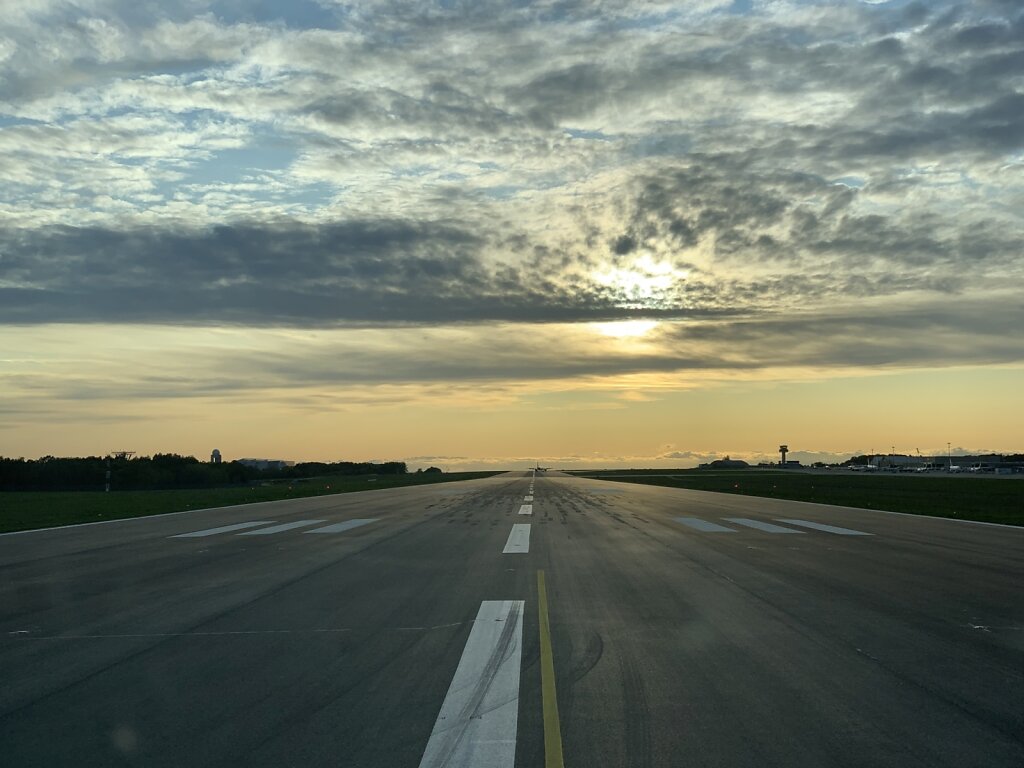 24.10.2019 Luxemburg - München | Runway 24 cleared for take-off