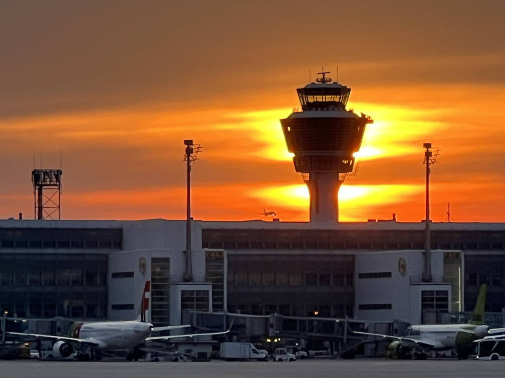 20250414 - MUC - MUC Tower is on fire.jpg
